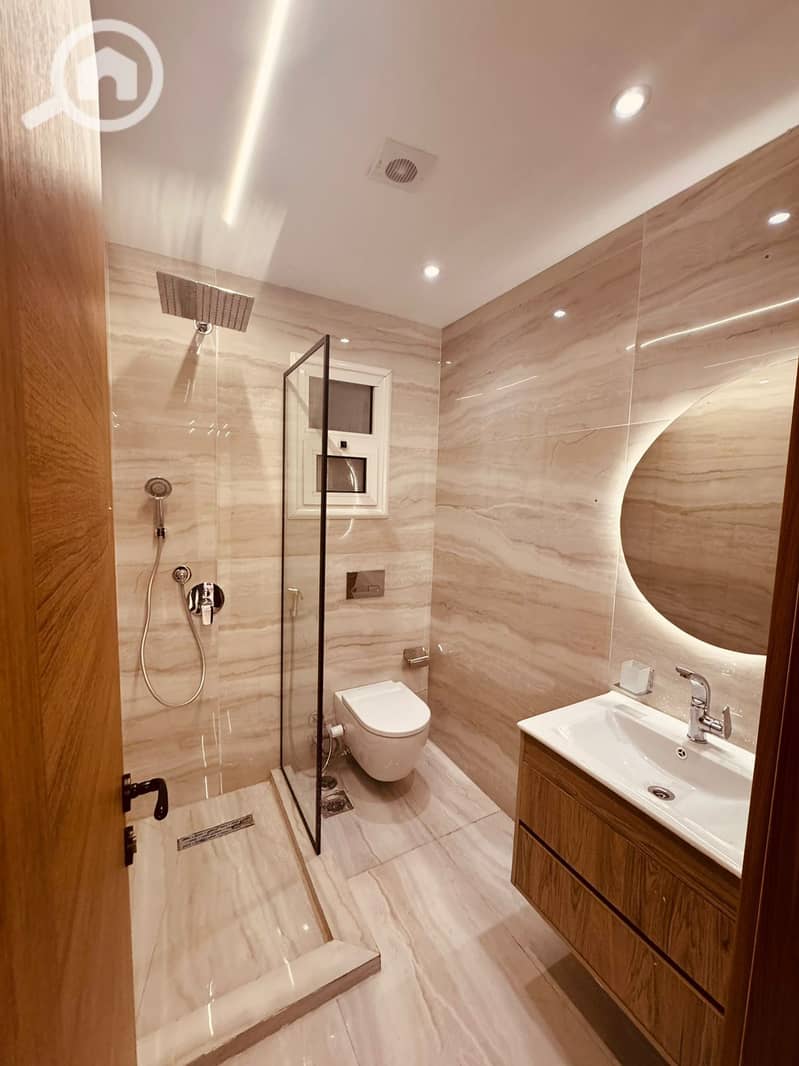 4 336c195f-6c78-4a59-81c7-57fa3ce5a43c. jpg