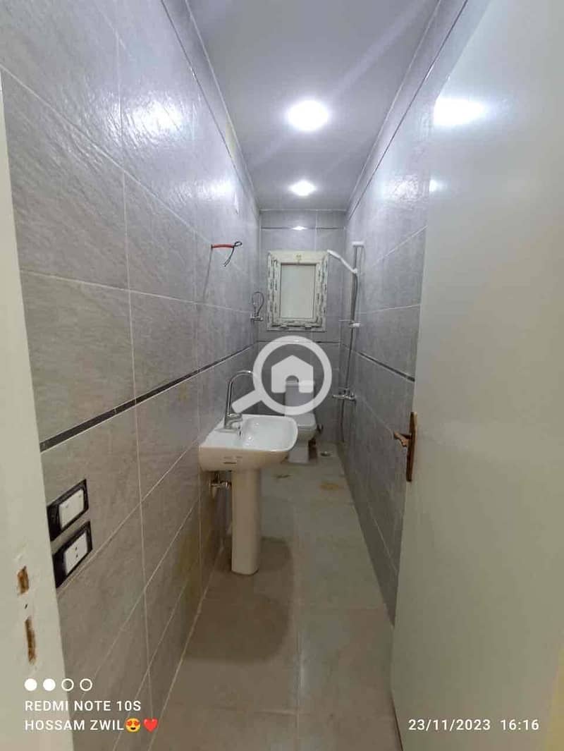 8 14d359c3-86a2-4bea-8a9b-e38b64819bd5. jpg