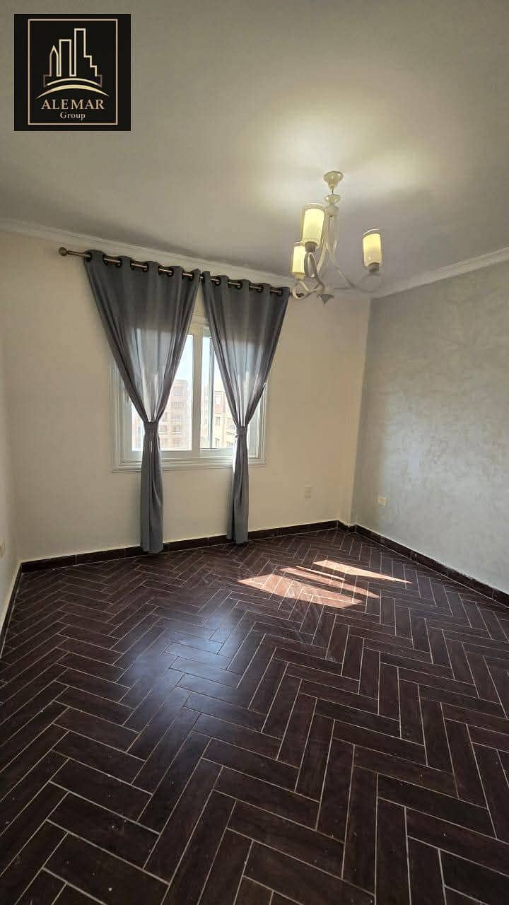 4 905c447b-2034-456e-91da-6c1d26cb1872. jpg