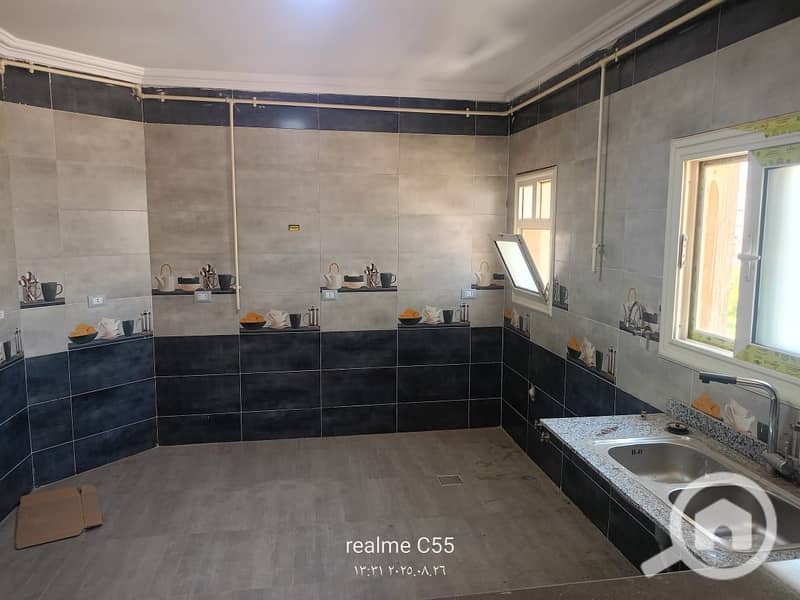 3 1be1b52f-0f36-410e-a3be-a5933b6f9370. jpg