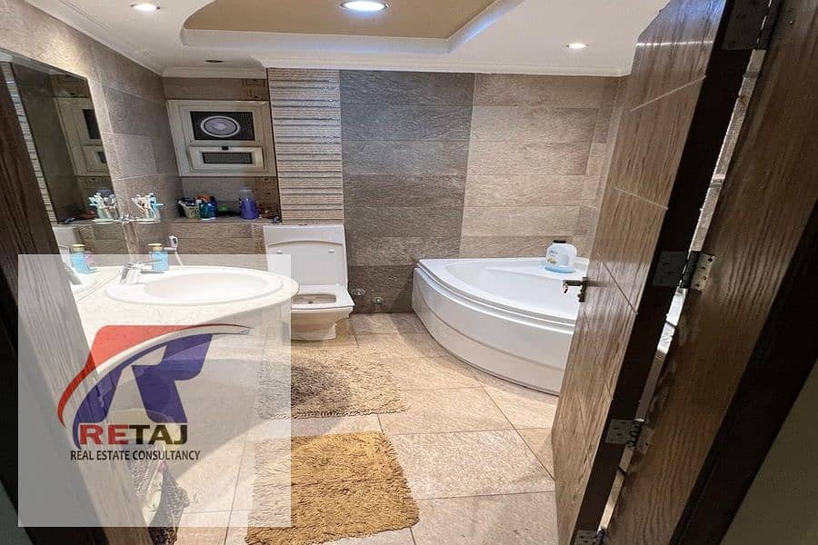 7 5e5f35ff-14b8-4e14-a821-867a3ac2f069. jpg