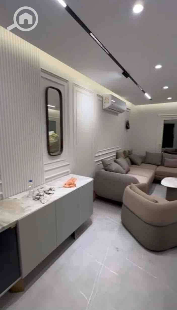 4 ce2537f2-a9bf-4cce-9929-1543ffacba09. jpg