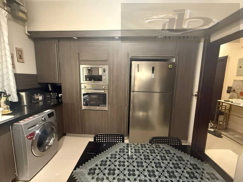 10 3c7e30bb-125c-4d16-b37a-1283d8ba34e0. jpeg