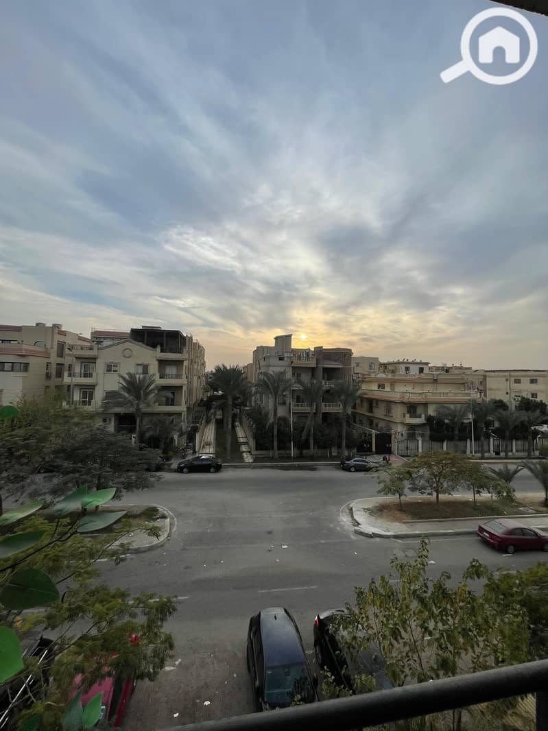 8 70386e8e-2c54-40ad-a7a1-76efa972296e. jpeg