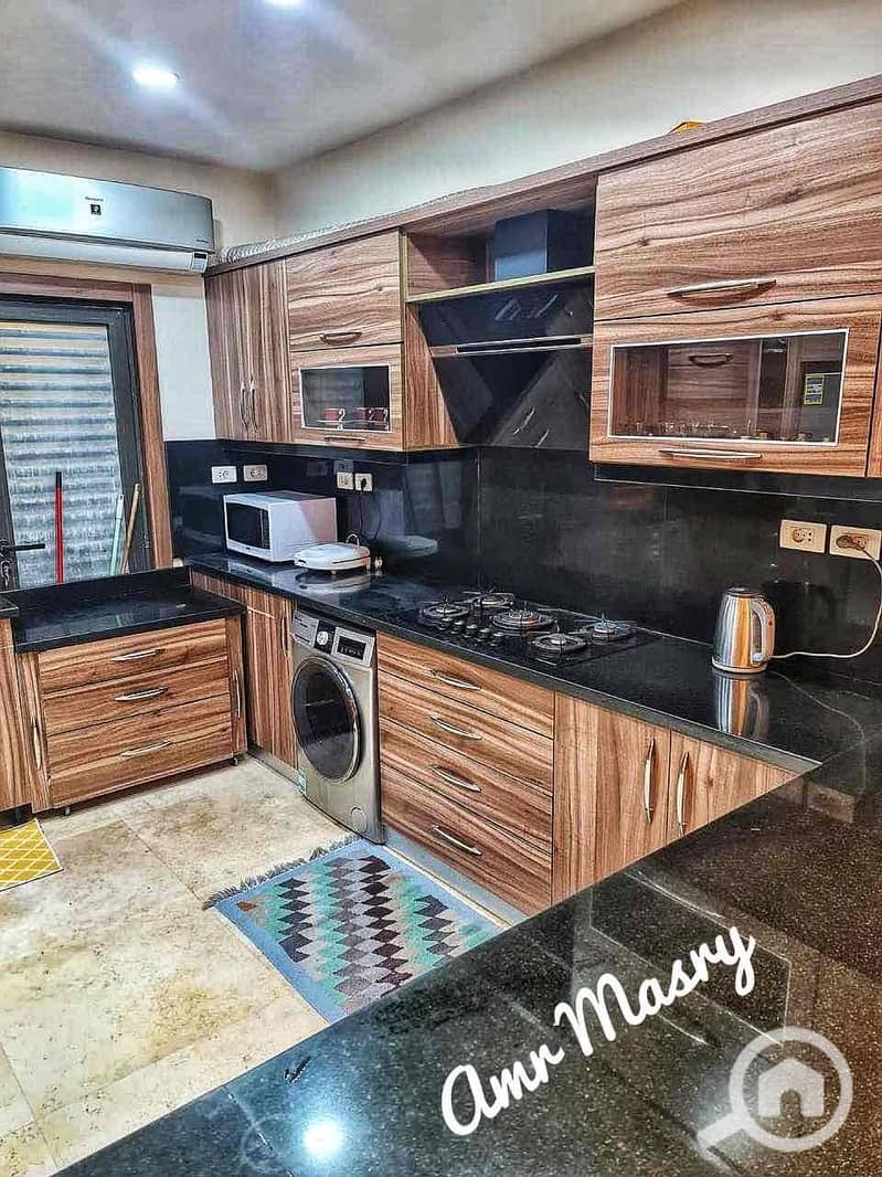 4 4297ef0b-9185-49aa-a8e4-e2631d74f49b. jpg