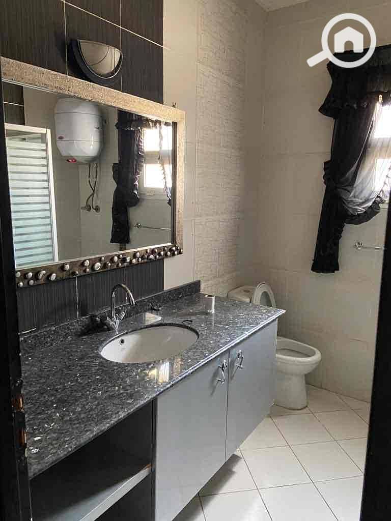 8 b21682b0-931a-41a5-acdb-e70177ff9e75. jpg