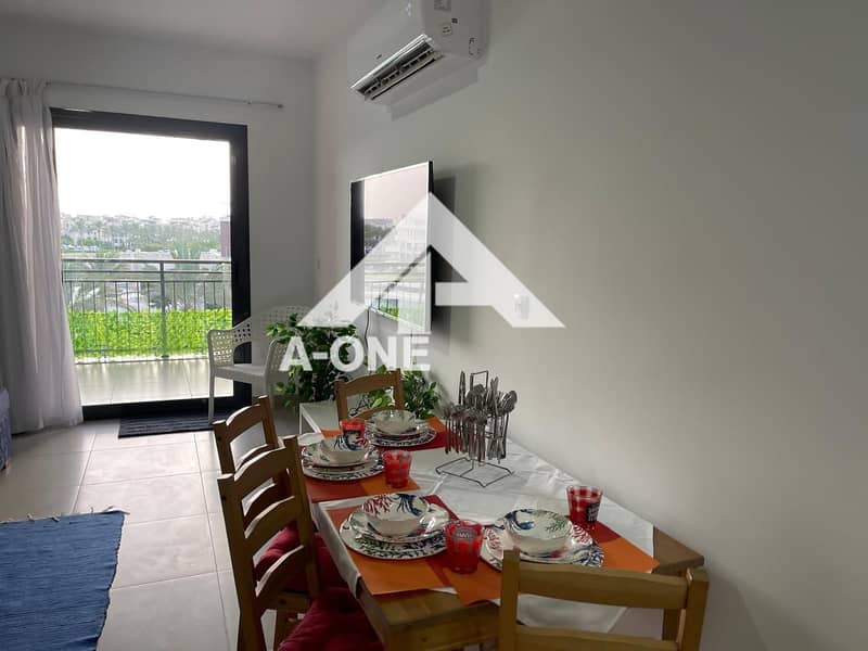 6 050880df-ff06-4c18-a8ae-c351ad01ff94. jpg