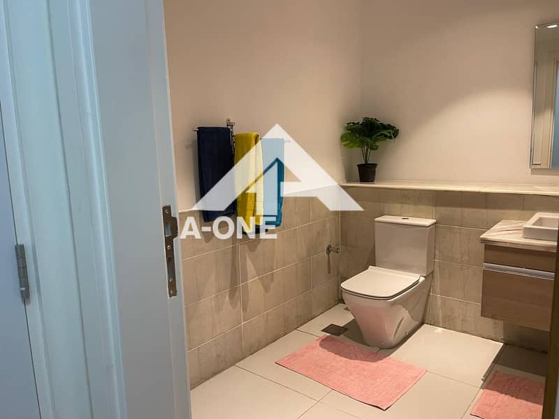 10 83b07cd6-9d17-4618-bf6c-a70c49d2e75e. jpg