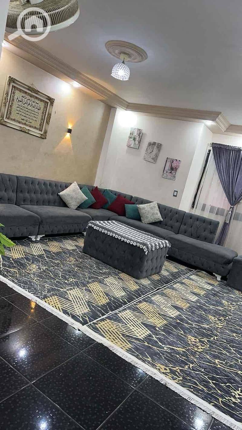 8 a5c53e33-cafc-49f6-8e96-0ebaafff2b3d. jpg