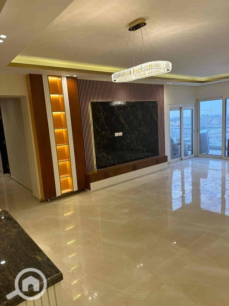 2 c5de6658-8a55-434b-b885-30a1a49e3472. jpg