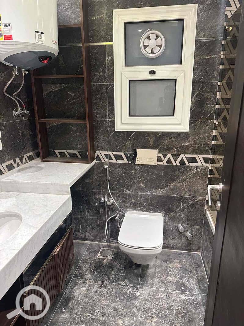 7 5e96bb00-bf6d-4cea-bdf3-f93a19e28ab7. jpg