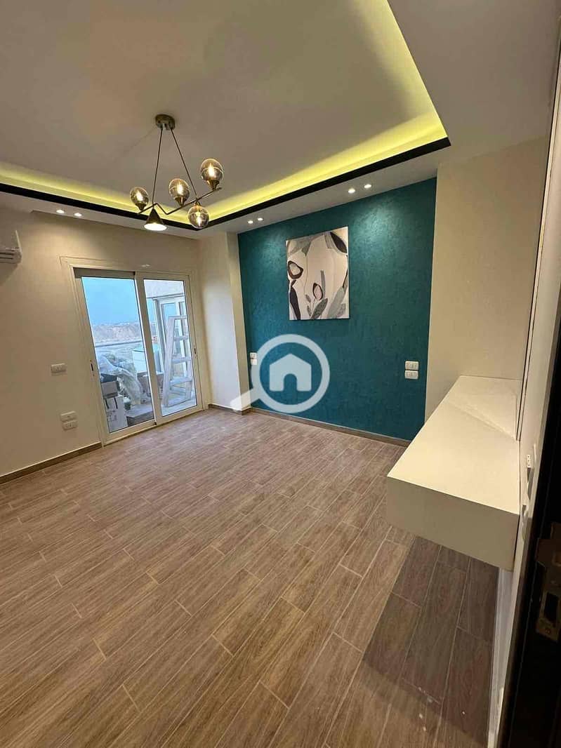 9 747b5405-b3ff-4da3-94df-0713c012153e. jpg