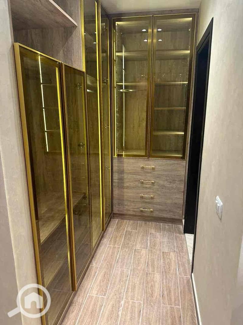 17 ad04ede1-182f-44c7-ad00-5fd4d7fdadc9. jpg