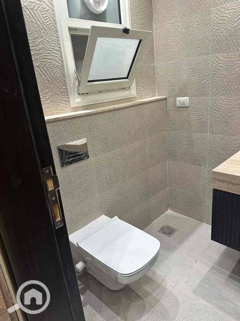 22 e651af55-51c5-4394-af52-2d38e57e339f. jpg