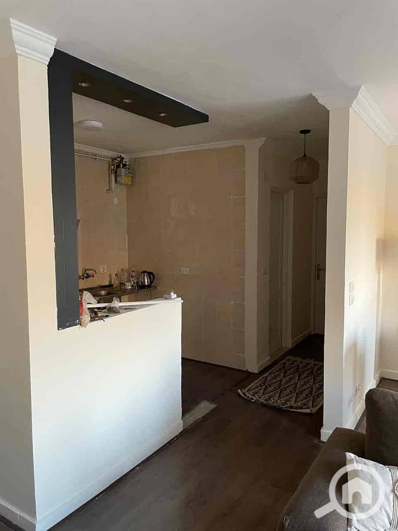 10 b3d10d44-404a-40fc-b677-5bcb0a59e718. jpg