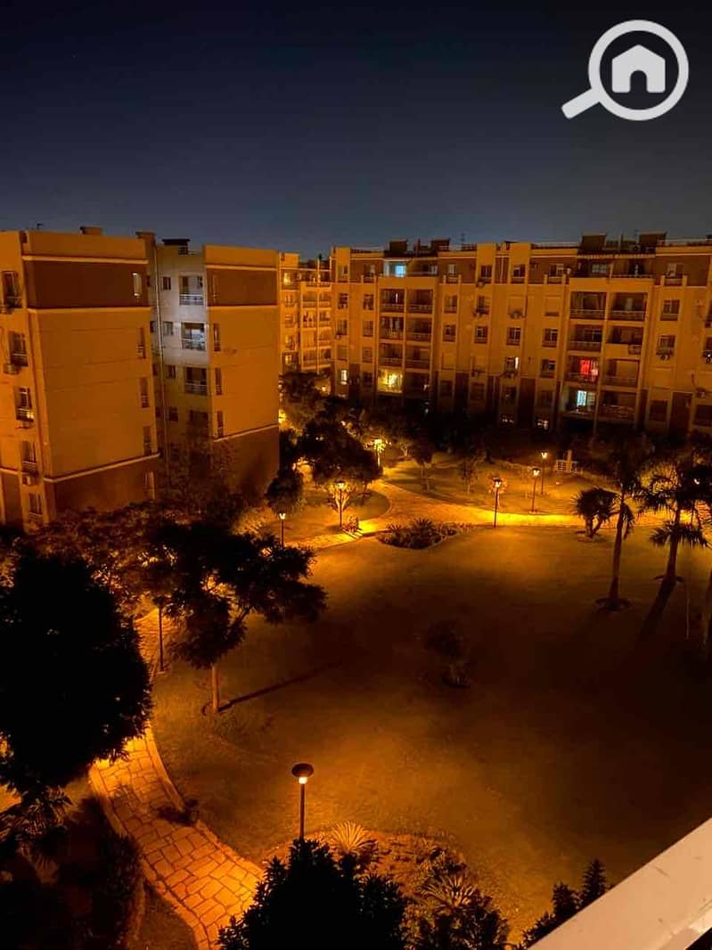 12 62e96769-a9e4-4b49-908f-1e3f85e5a393. jpg