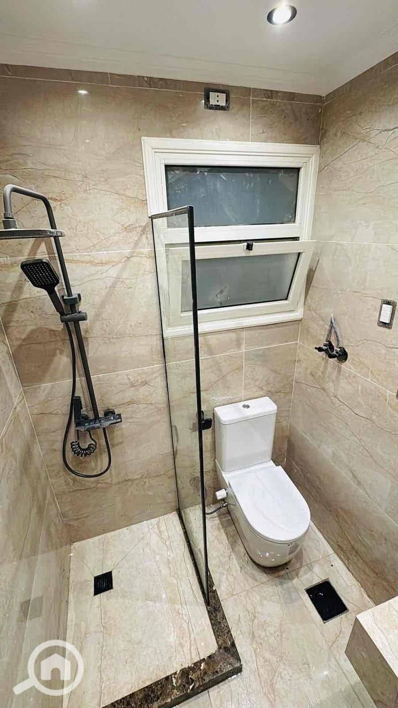 9 8195d1f9-94cb-4fbf-a1bf-93acb527364c. jpg