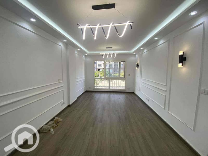 7 7732a17e-fded-434f-934d-4e56923d012f. jpg