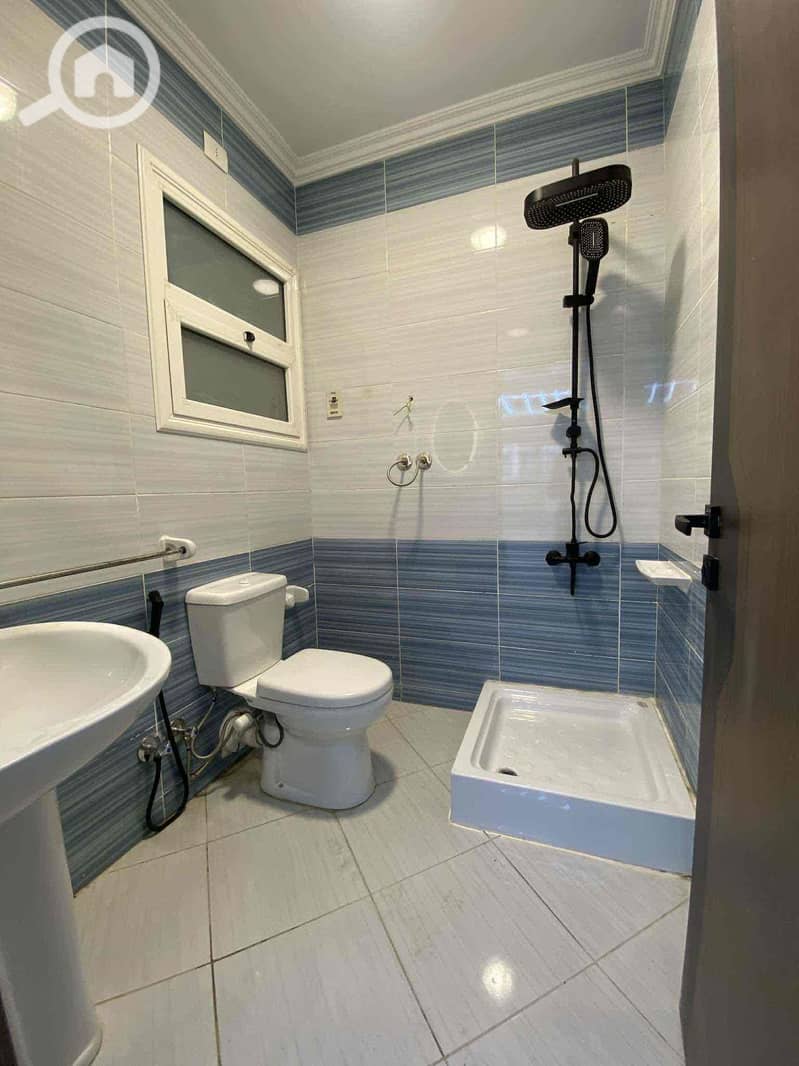 11 95b74c3f-9fe3-4ff3-ae9e-bd7c22c5dd71. jpg