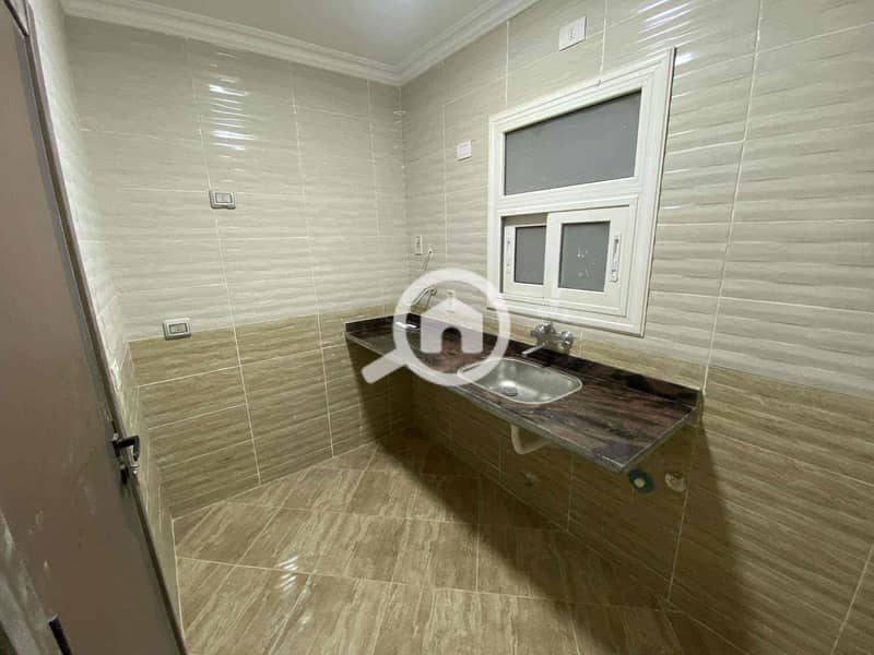 14 db028c33-1d19-42c4-98fd-f490e81b7678. jpg