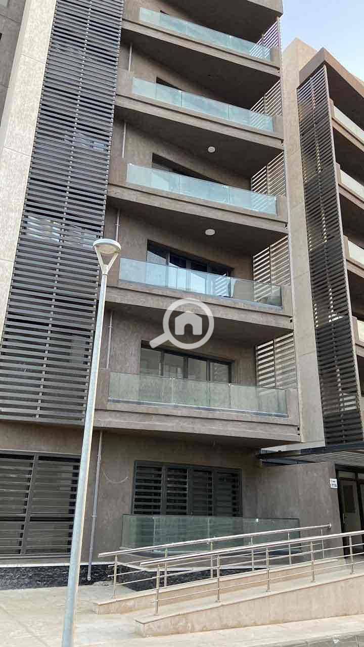 12 e6955a25-fd12-4ef0-8ca9-b58c3a94b030. jpg