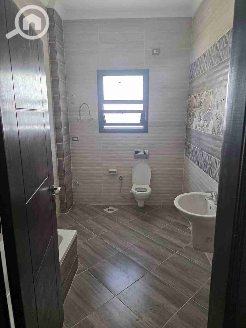 3 FB_IMG_1758857690171. jpg