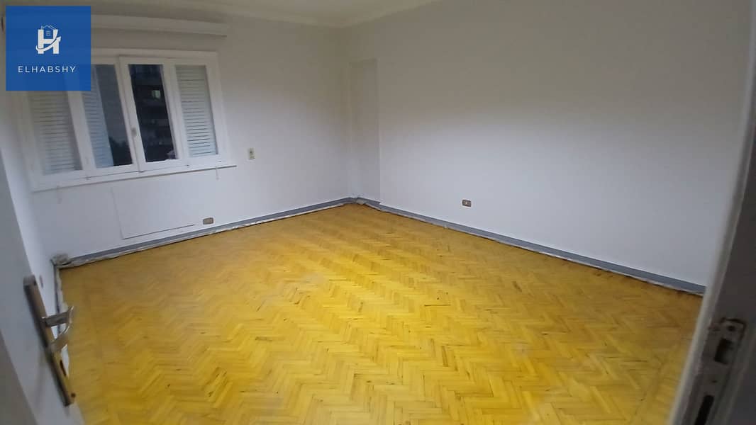 5 شقة للبيع في الدقى 290م فى شارع فينى الرئيسى و كأنك فى الزمالك ( تشطيب مجدد ) .  (5). jpg