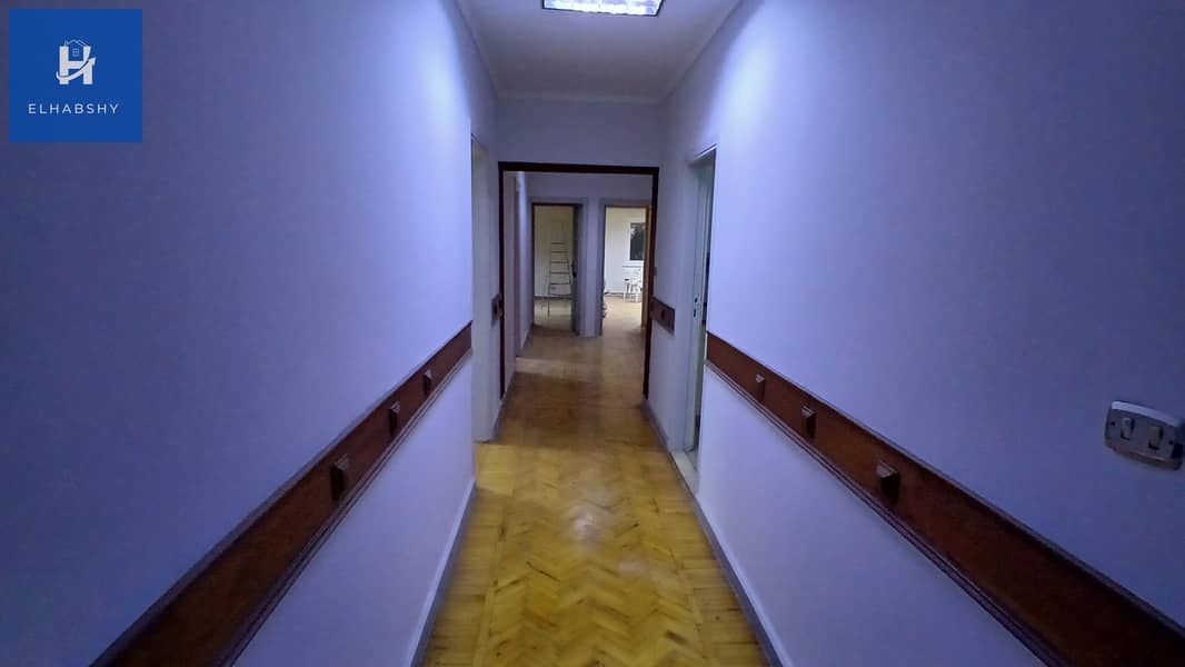 8 شقة للبيع في الدقى 290م فى شارع فينى الرئيسى و كأنك فى الزمالك ( تشطيب مجدد ) .  (8). jpg