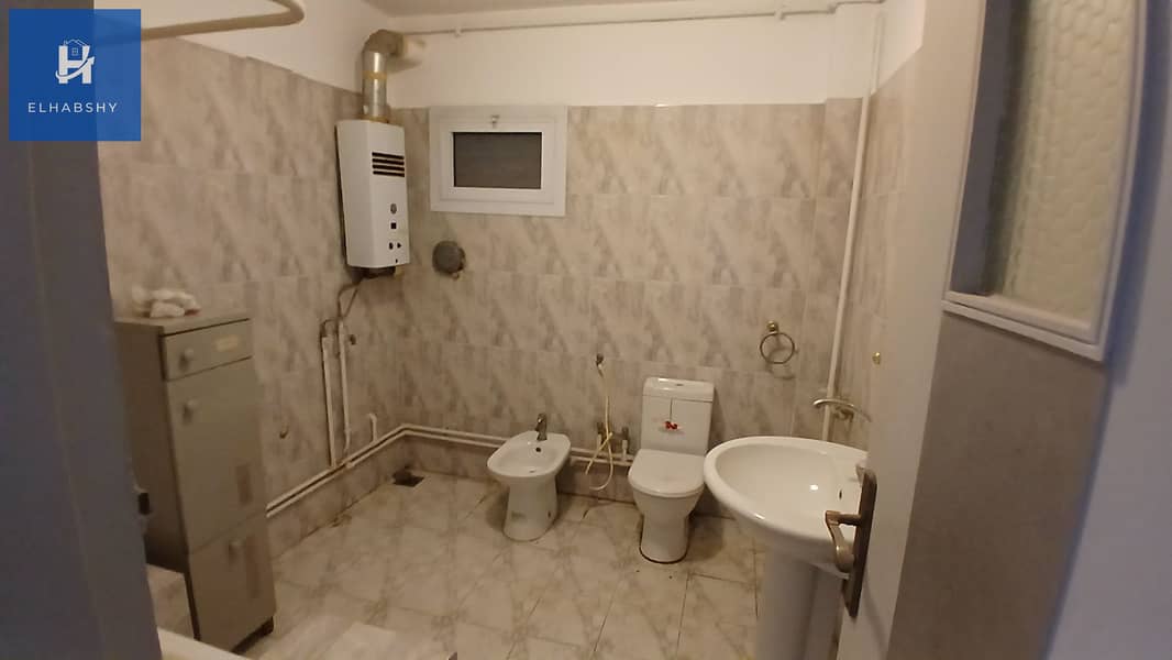 11 شقة للبيع في الدقى 290م فى شارع فينى الرئيسى و كأنك فى الزمالك ( تشطيب مجدد ) .  (11). jpg