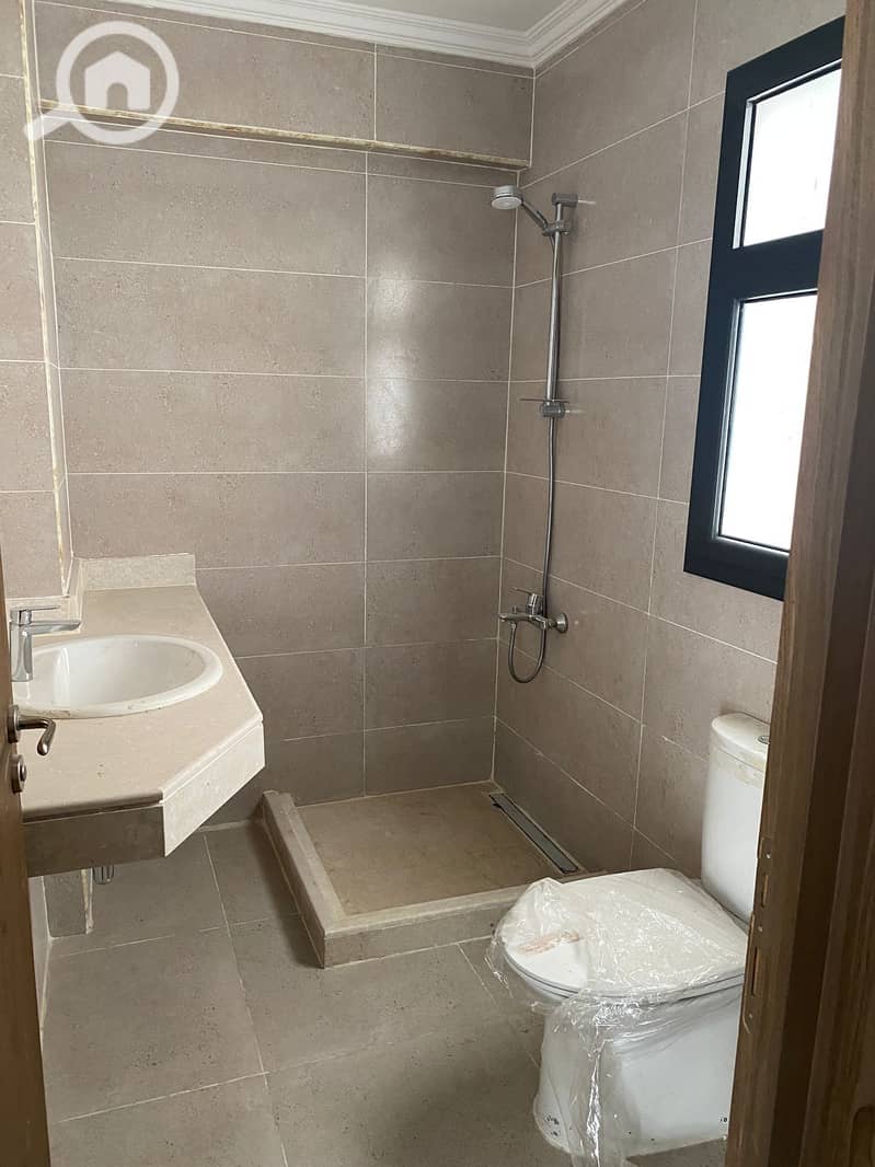 5 3f46e83d-6484-47d3-8437-56be8fa012eb. jpg