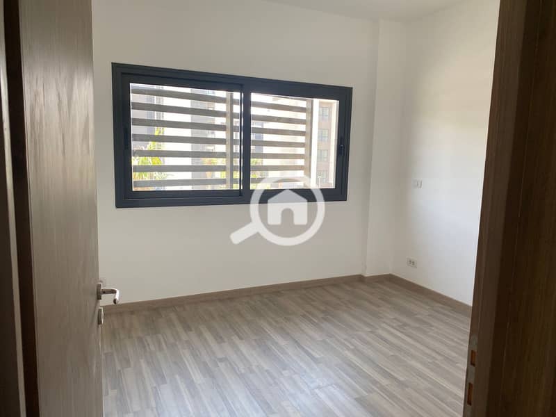 8 a8416ec6-5d2e-4a78-8da8-e3fad3bacf8c. jpg