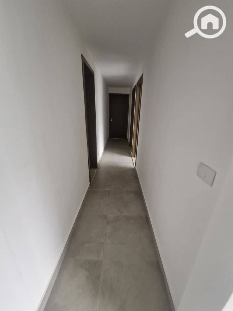 4 5eabd09a-7702-4f4f-bfe2-226dd5cd8a2b. jpg