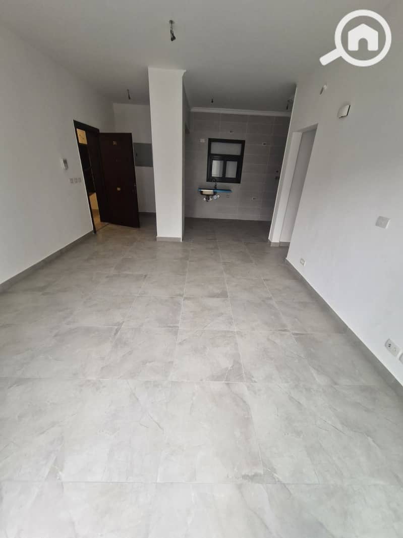 9 e241ab60-1bf4-42a4-b349-29d5356e0e1c. jpg