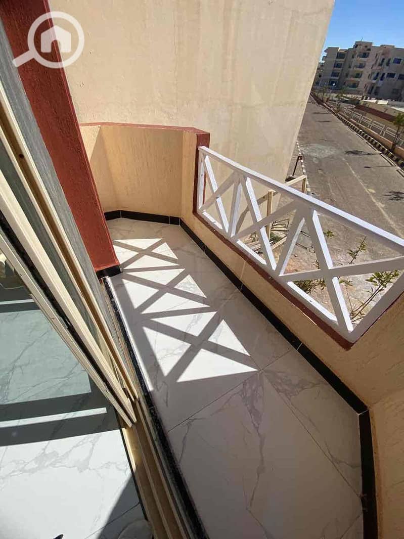 9 bec840b4-4b95-446f-a74a-7f911d90ce7a. jpg