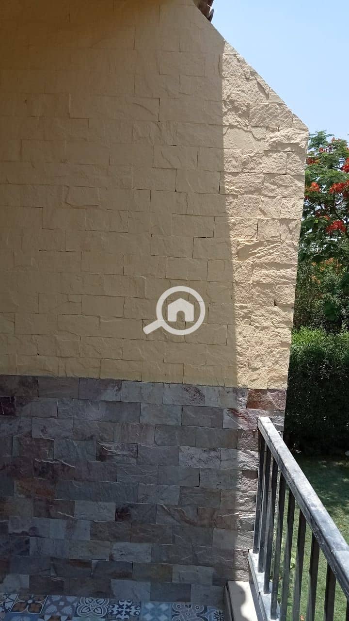 8 137bf856-4c11-40b2-9c2c-c80fdd91f13f. jpg