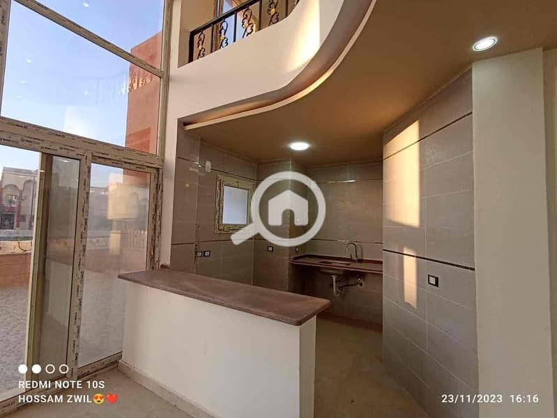 2 40af4277-8452-4f7b-83f7-3e8093d0740a. jpg