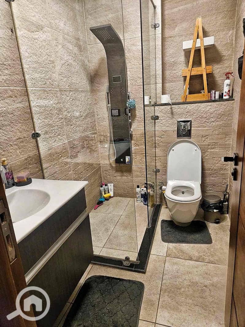 8 0ff84bb1-c30b-40fc-b33c-baf750f535ef. jpg