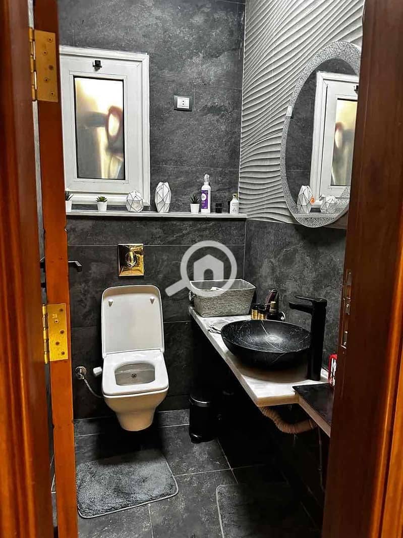 10 eb783b02-df13-4ae9-8d3f-b6c8bff925b7. jpg