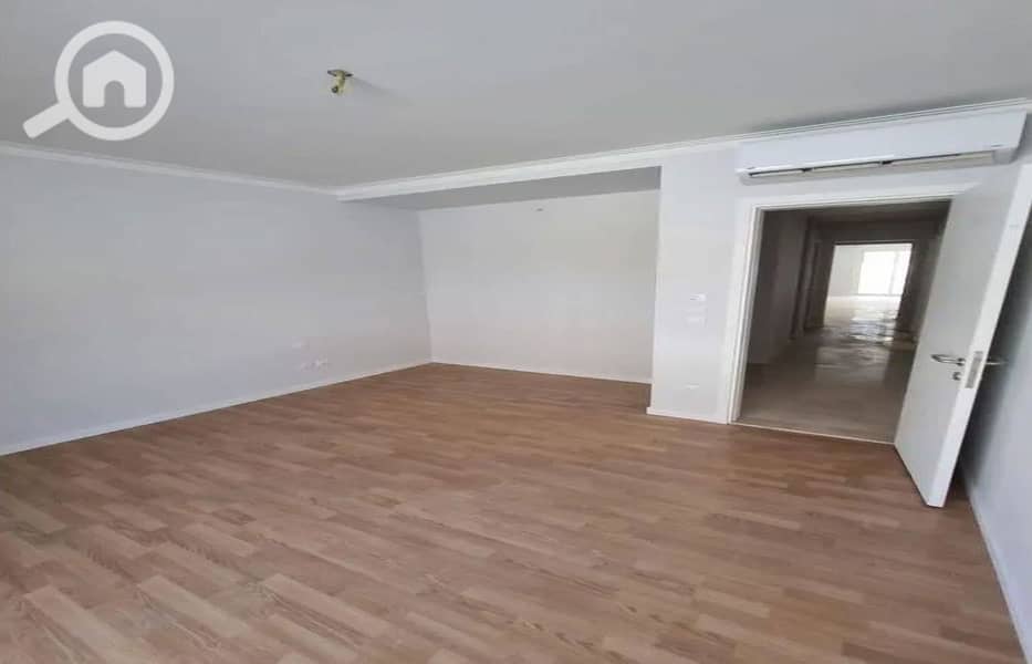 4 5247137-12650o_1400x900_1400x900. jpg