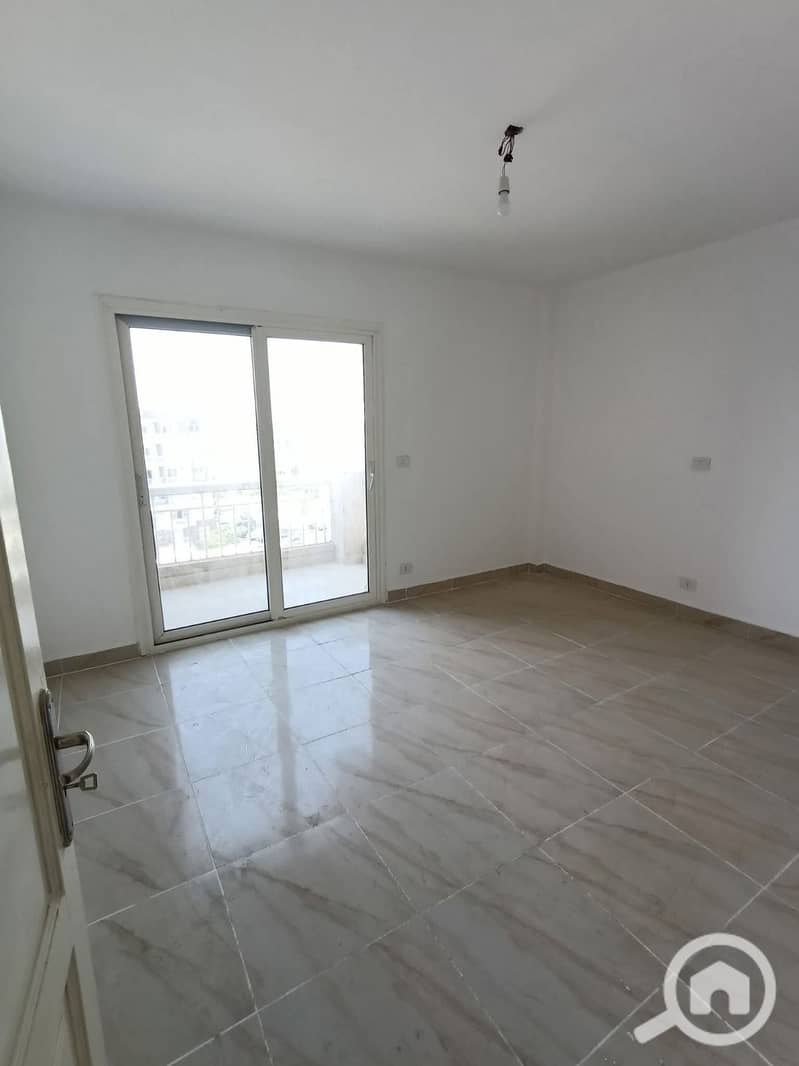 2 5f9c0b22-2392-42f4-b69a-24fe9d0d33c4. jpg