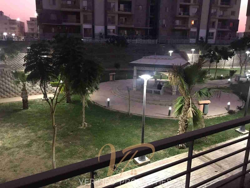 1000185333. jpg 1000185333. jpg