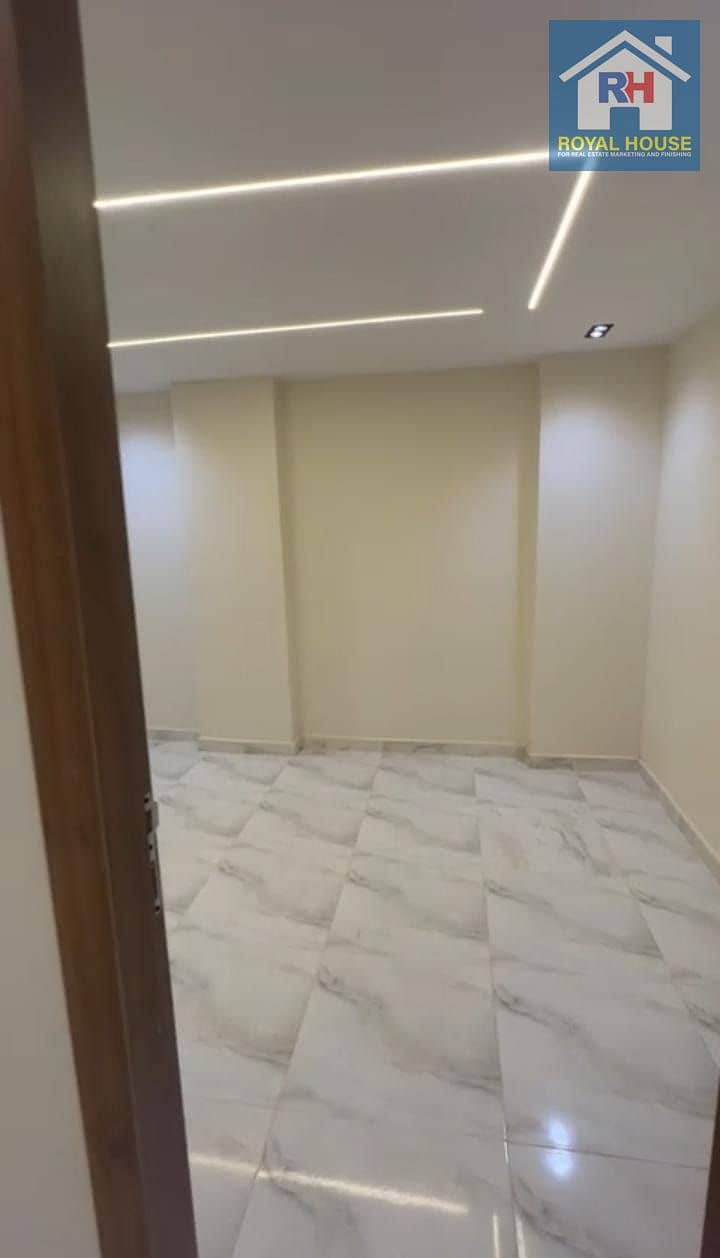 12 d067bfd4-a8f0-474c-b555-111f08085094. jpeg