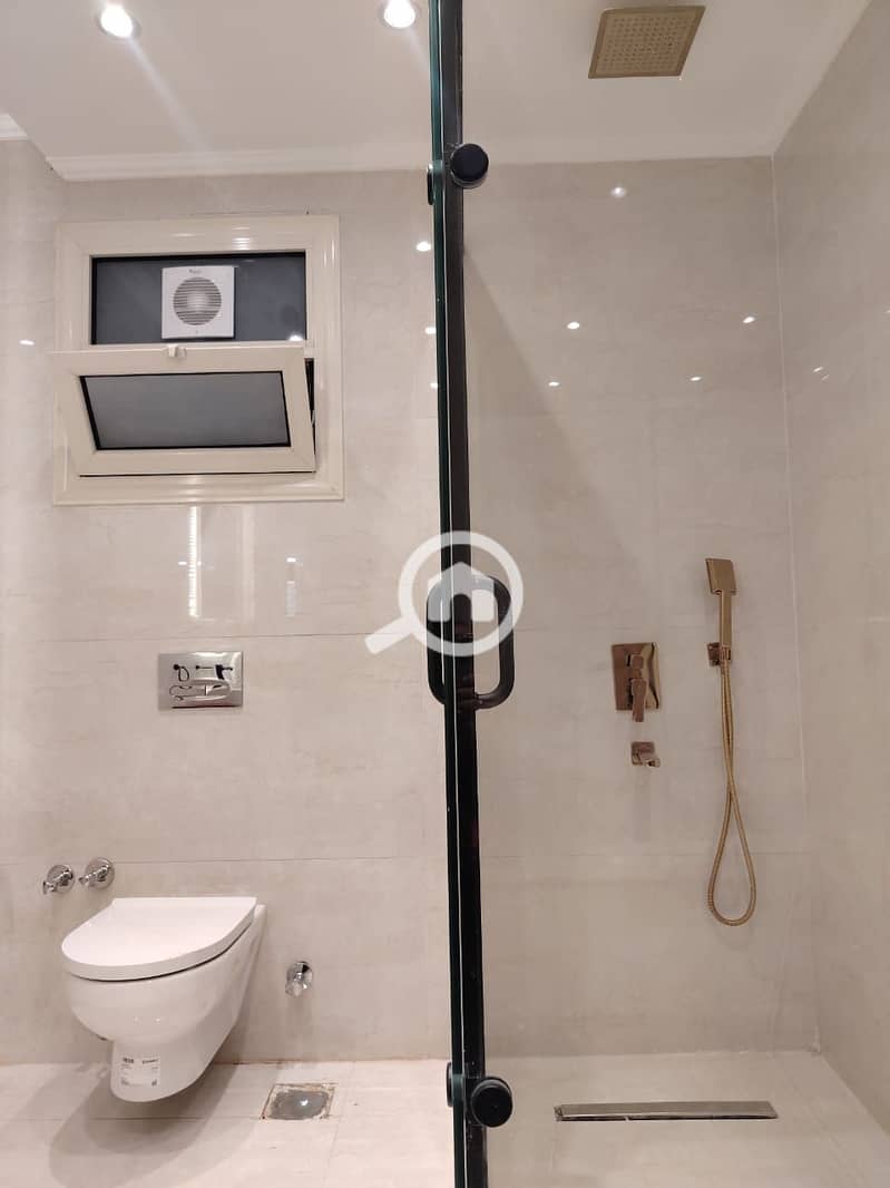 8 WhatsApp Image 2025-12-03 at 16.11. 44_898cab98. jpg