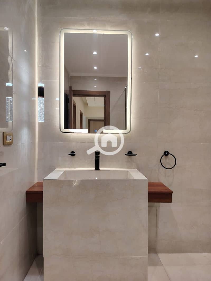 32 WhatsApp Image 2025-12-03 at 16.11. 55_8e840a7e. jpg