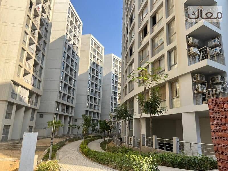 19 f12319a0-66b9-41e0-a6c6-09606e12fbd5. jpeg