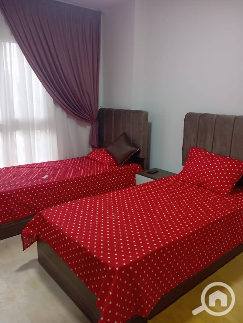 4 3fe1f7ed-3b60-495d-8e2a-82ea46515153. jpg