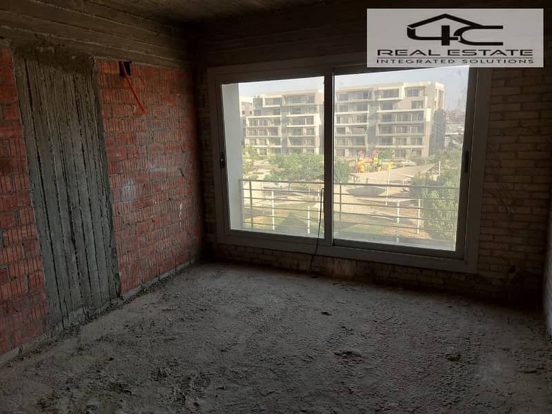 8 b503db73-c7eb-4a13-9bdd-0a39f3fef912. jpg