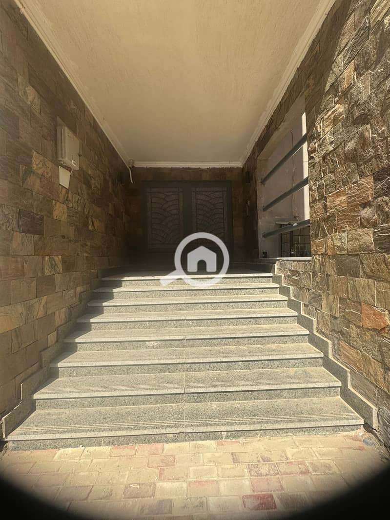 3 WhatsApp Image 2025-10-24 at 21.35. 14_079b425f. jpg