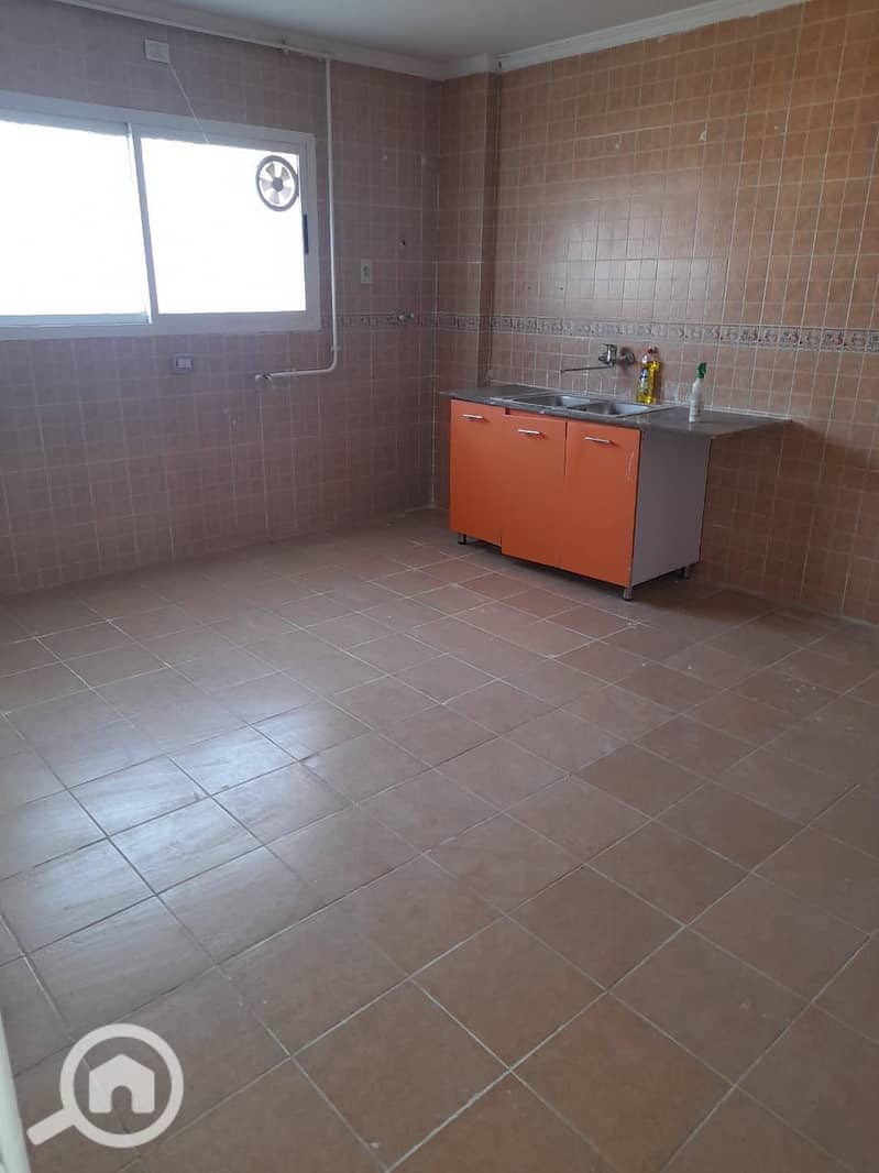 8 575e56e2-a673-492a-9130-f93f8b4020b9. jpg