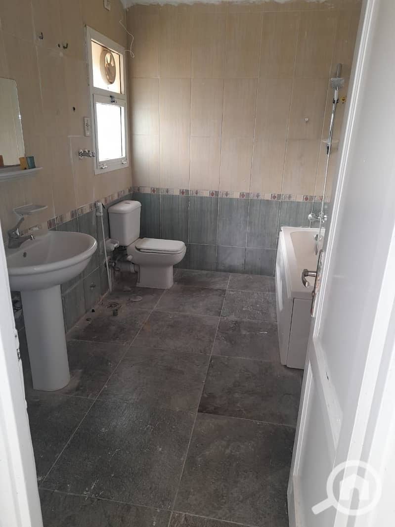 9 6403eff4-4a7e-4c67-b60c-88d622702b85. jpg